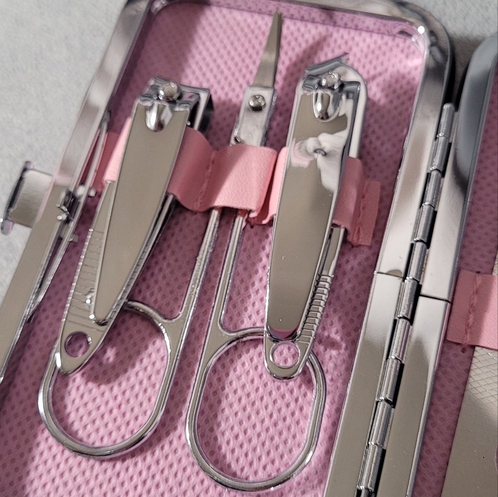 Hello Kitty Manicure Set. 7-Piece Set. - Picture 10 of 16